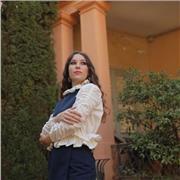 Hola! Soy Marta, Diseñadora Gráfica y Asistente al Producto Gráfico e Impreso.